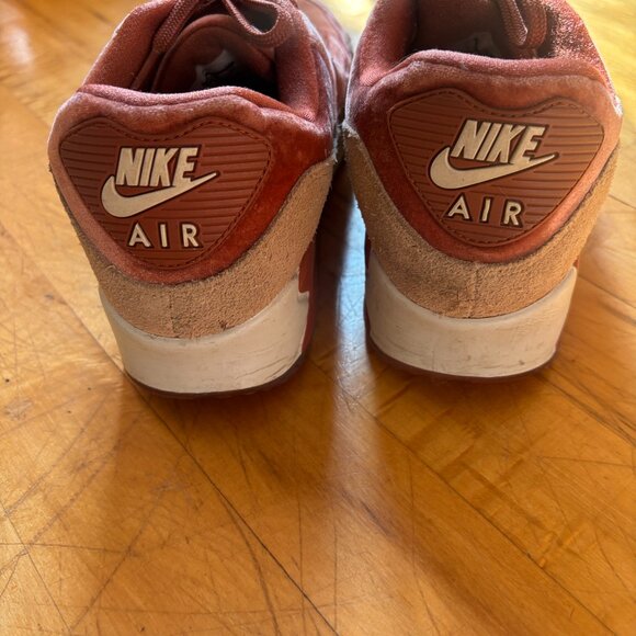 Nike Air Max 90 LX in dusty peach + beige - Picture 3 of 9